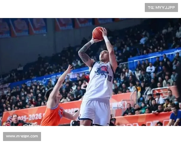 陶汉林关键扣篮锁定胜局,山东内线杯赛展现领袖气质